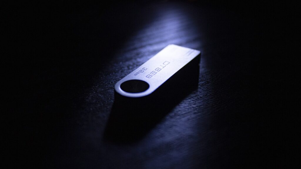 flash drive 5982253 1280